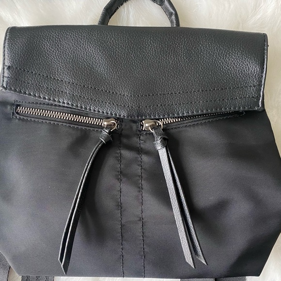 BOTKIER Mini Backpack - Picture 3 of 9